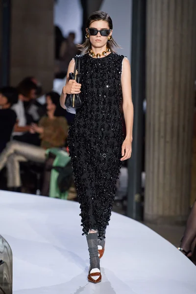 Look 19